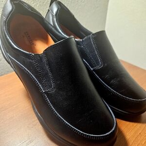 Women's  or men's Black Slip-On Loafers work shoes